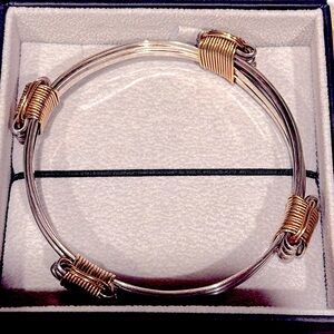 Silver 7 strand with 4 gold knots in elephant hair style King/Queen model